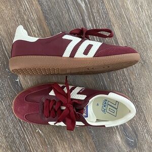 Back 70 Burgundy Sneakers